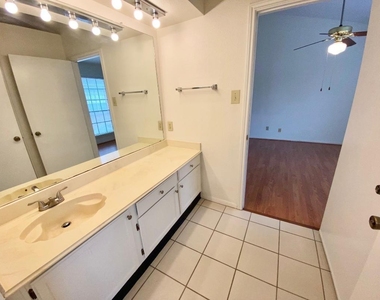 2121 El Paseo Street - Photo Thumbnail 15