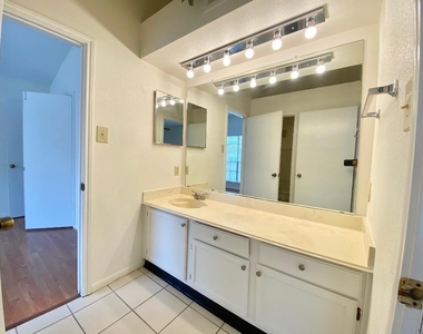 2121 El Paseo Street - Photo Thumbnail 13