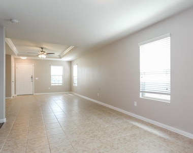 6450 Dayridge Lane - Photo Thumbnail 2