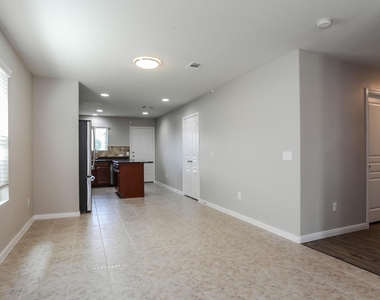 6450 Dayridge Lane - Photo Thumbnail 3