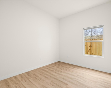 9709 Pelsey Street - Photo Thumbnail 7