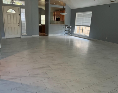 2318 Pheasant Creek - Photo Thumbnail 2