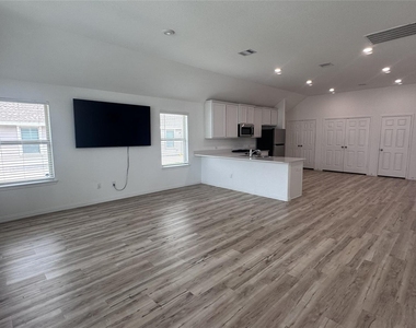 15746 Harding Bend Drive - Photo Thumbnail 2
