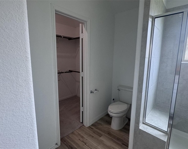 15746 Harding Bend Drive - Photo Thumbnail 9