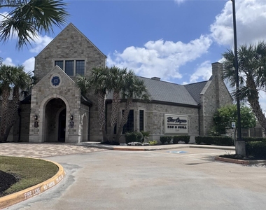 15746 Harding Bend Drive - Photo Thumbnail 12