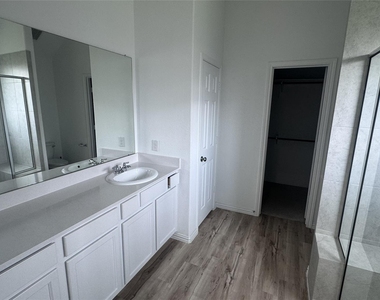 15746 Harding Bend Drive - Photo Thumbnail 6