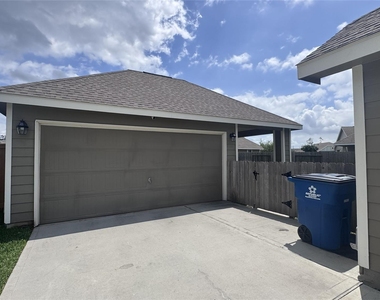 15746 Harding Bend Drive - Photo Thumbnail 10