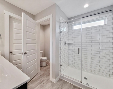 8122 Hush Heights Drive - Photo Thumbnail 10