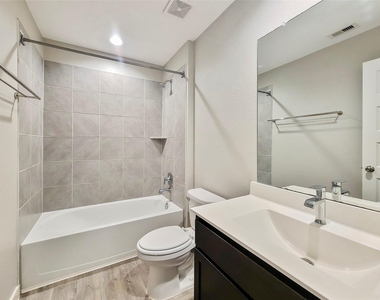 8122 Hush Heights Drive - Photo Thumbnail 11
