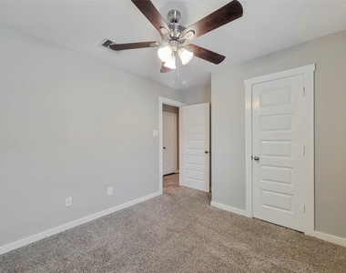 8122 Hush Heights Drive - Photo Thumbnail 8