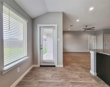 8122 Hush Heights Drive - Photo Thumbnail 6