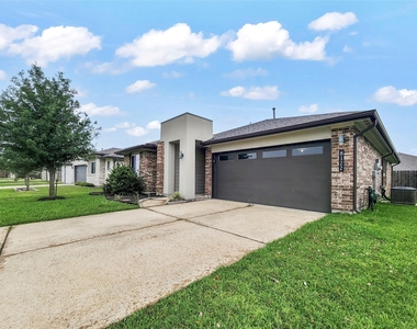 8122 Hush Heights Drive - Photo Thumbnail 13