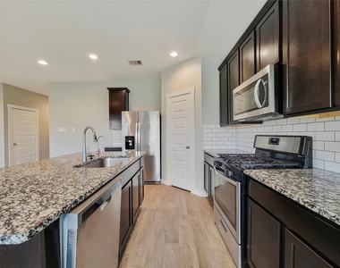 8122 Hush Heights Drive - Photo Thumbnail 3