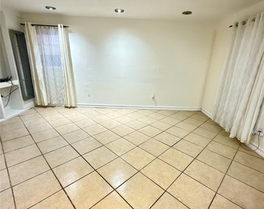 6406 Tall Willow Drive - Photo Thumbnail 7