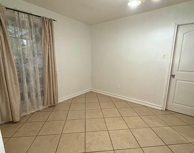 6406 Tall Willow Drive - Photo Thumbnail 8