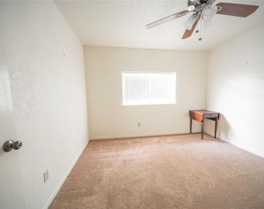13927 Lynnwood Lane - Photo Thumbnail 6