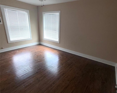 7018 Avenue F - Photo Thumbnail 3