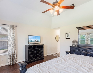 19826 Summit Crest Court - Photo Thumbnail 17