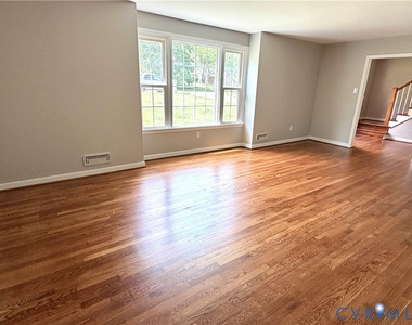 11402 Creekside Drive - Photo Thumbnail 1