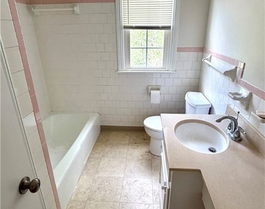11402 Creekside Drive - Photo Thumbnail 12