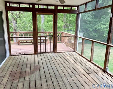 11402 Creekside Drive - Photo Thumbnail 15