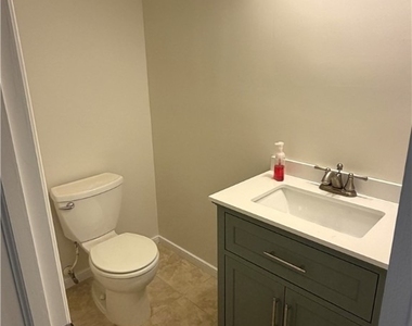 11402 Creekside Drive - Photo Thumbnail 6