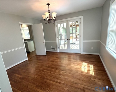 11402 Creekside Drive - Photo Thumbnail 3