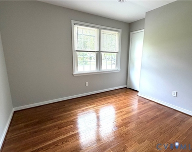 11402 Creekside Drive - Photo Thumbnail 11