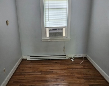 1400 Williamsburg Road - Photo Thumbnail 3