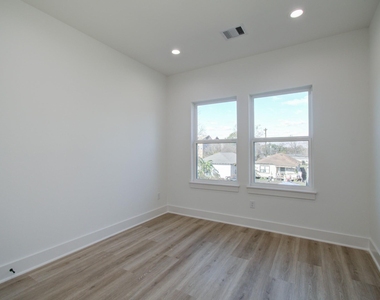 4425 Providence Street - Photo Thumbnail 21