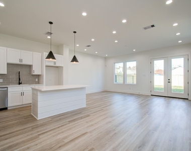 4425 Providence Street - Photo Thumbnail 5