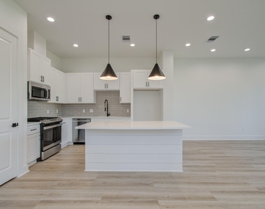 4425 Providence Street - Photo Thumbnail 11
