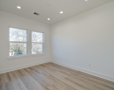 4425 Providence Street - Photo Thumbnail 23