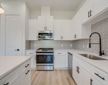 4425 Providence Street - Photo Thumbnail 10