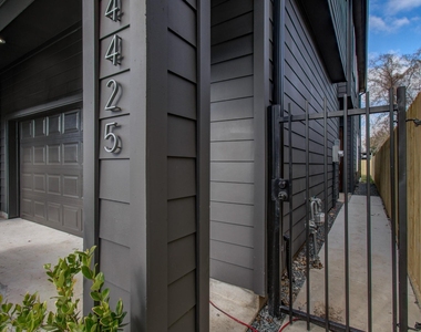 4425 Providence Street - Photo Thumbnail 3