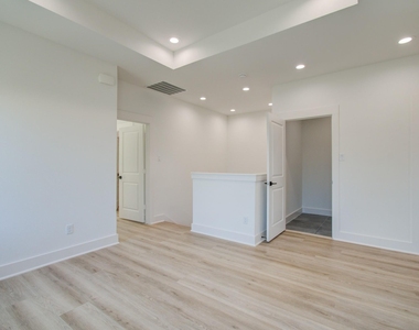 4425 Providence Street - Photo Thumbnail 17