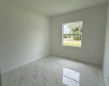 723 Epps Brown Street E - Photo Thumbnail 16