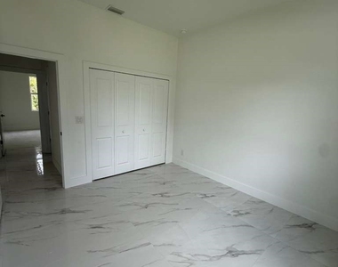 723 Epps Brown Street E - Photo Thumbnail 15
