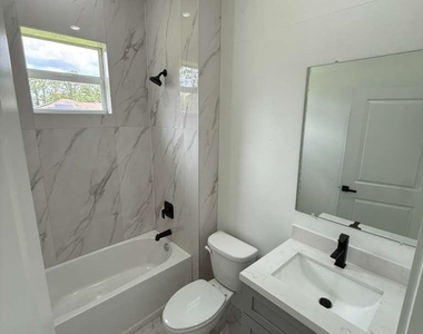 723 Epps Brown Street E - Photo Thumbnail 14