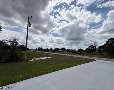 1089 Eisenhower Boulevard - Photo Thumbnail 21