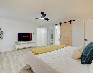 7310 Corta Calle Drive - Photo Thumbnail 19