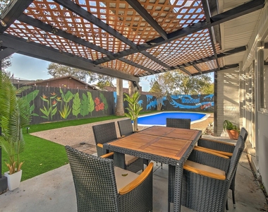 7310 Corta Calle Drive - Photo Thumbnail 45