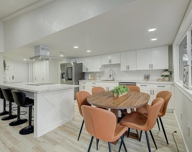 7310 Corta Calle Drive - Photo Thumbnail 9