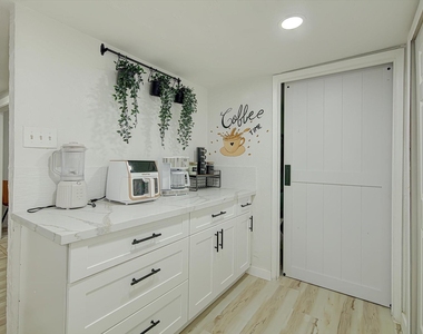 7310 Corta Calle Drive - Photo Thumbnail 12