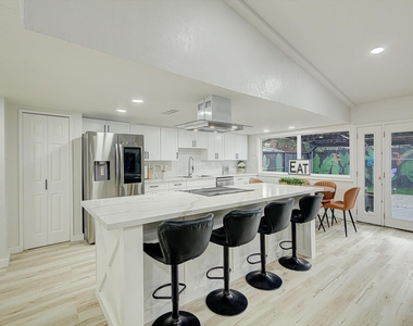 7310 Corta Calle Drive - Photo Thumbnail 6