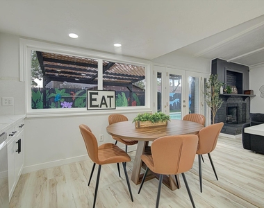 7310 Corta Calle Drive - Photo Thumbnail 10