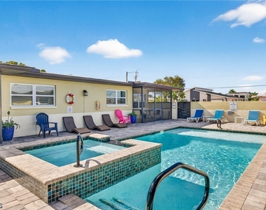 4831 Tudor Drive - Photo Thumbnail 5