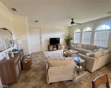 11907 Nalda Street - Photo Thumbnail 2