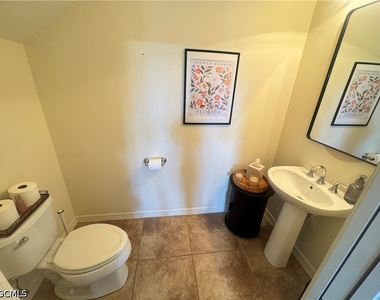 11907 Nalda Street - Photo Thumbnail 8