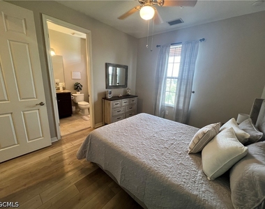 11875 Izarra Way - Photo Thumbnail 11
